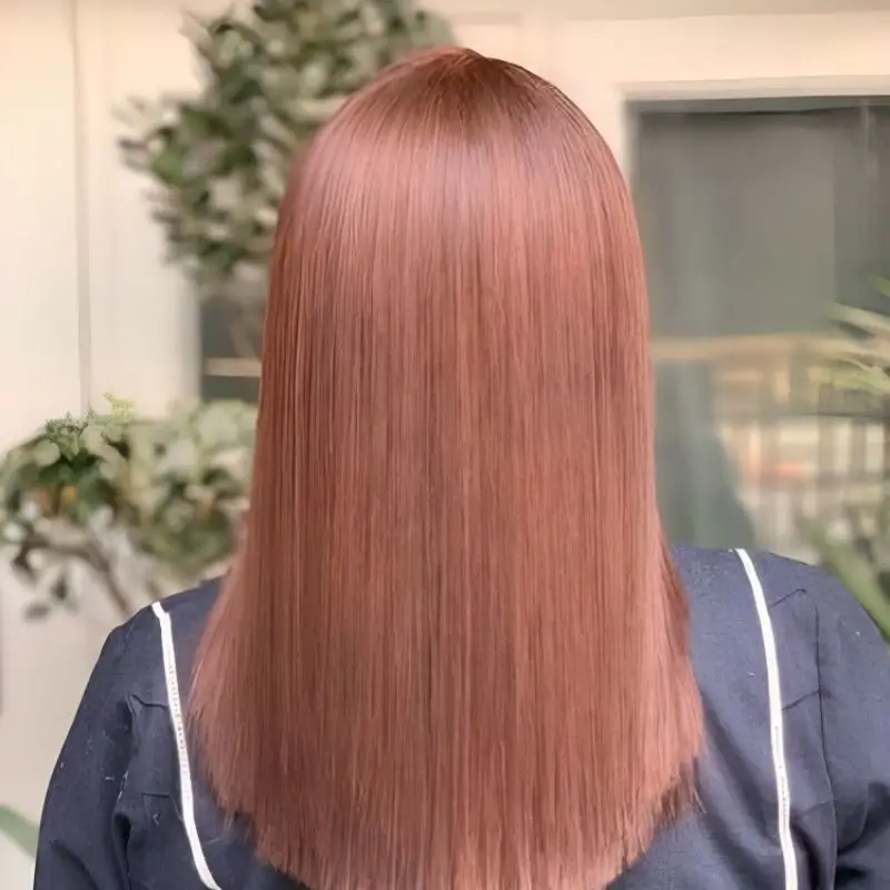 A girl in Faislabad get the best hair botox from a salon near Koh e noor