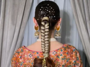 Girl get mehdi style from the best hair salon in faisalabad for ladies