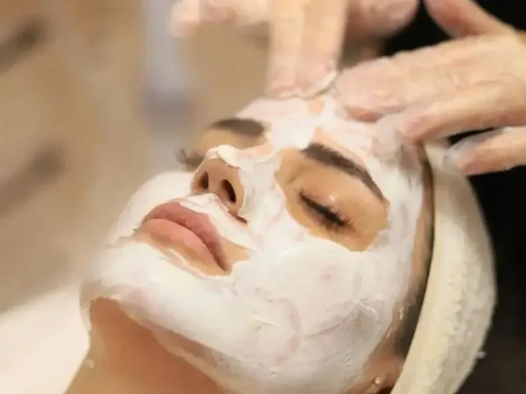 A girl get the best thalgo facial in faisalabad from a salon near model town